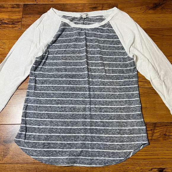 GAP 3/4 Length Sleeve Blue/Grey with white stripe - burnout shirt - Size XS - Picture 1 of 5